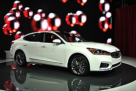 2017 Kia Cadenza (YG) - 2017 Canadian International Auto Show.jpg